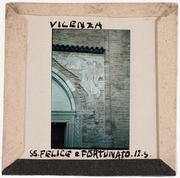 Vorschaubild Vicenza: San Felice e Fortunatom Wandmalerei am Portal (Foto 1944) 